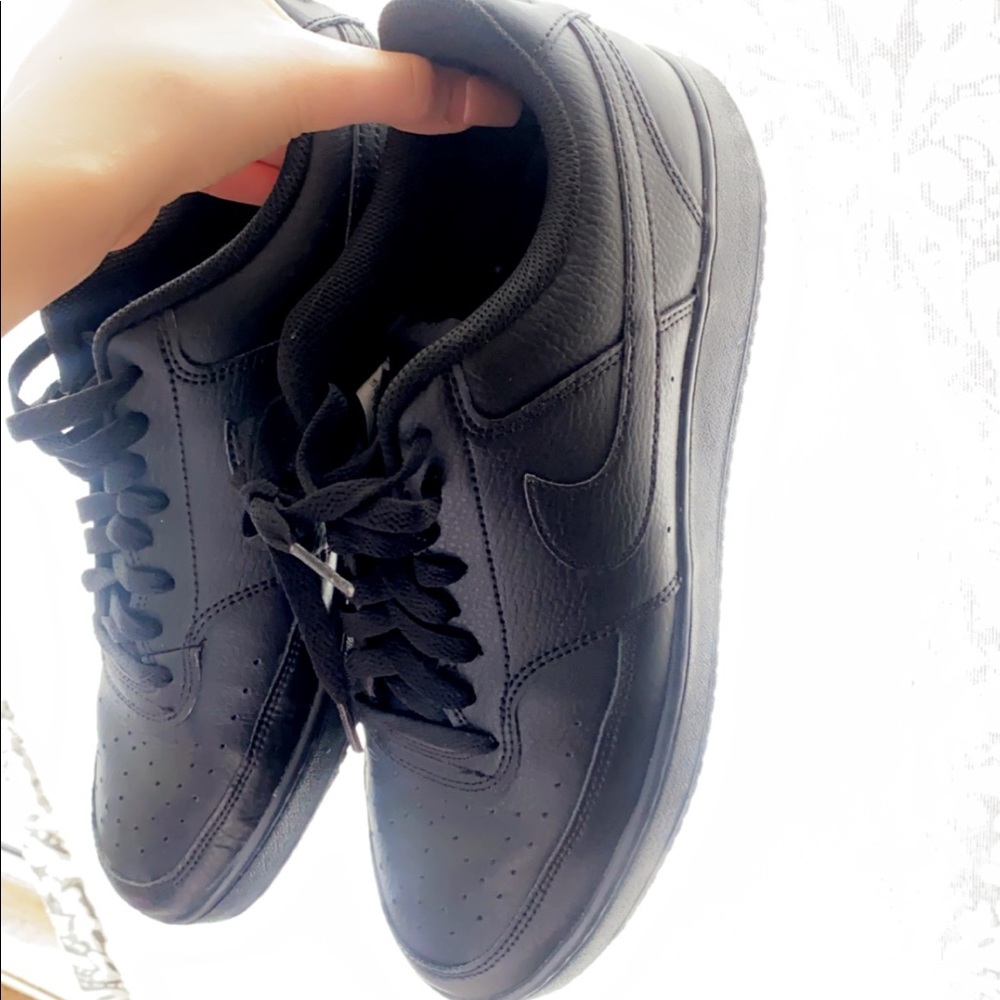 Men’s size 10 black AF1